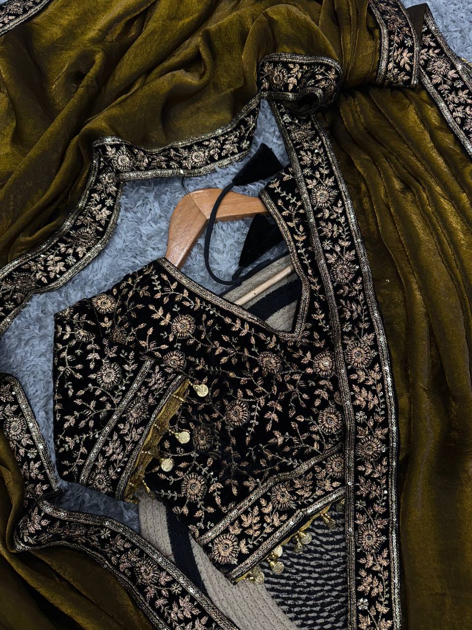 Women's Luxe Olive-Gold Silk Saree with Heavily Embellished Blouse & Border β Ideal for Evening, Wedding & Reception Wear - Image 4